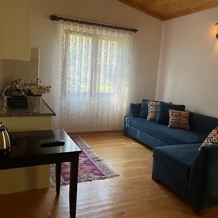 Ipek Apart 3*